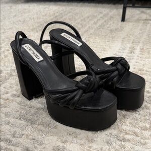 Steve Madden Black Knotted Platform Heels